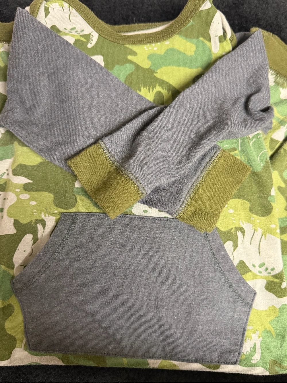 Cat & Jack Green Camo and Gray Long-Sleeve Pajama Top